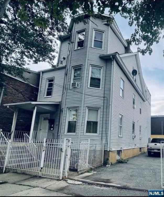 44 Garfield Avenue 3