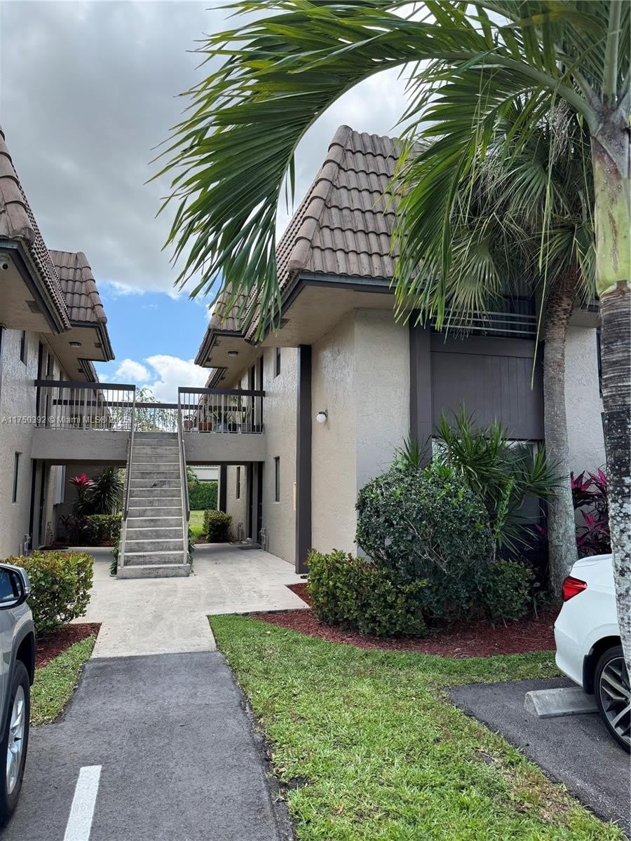 10724 Royal Palm Blvd