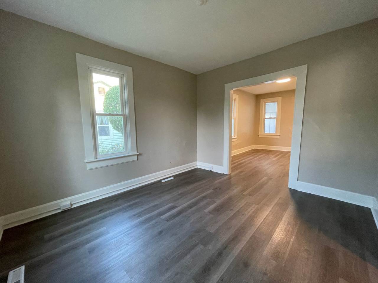 Completely Remodeled Lower 2 Bedroom Apartment