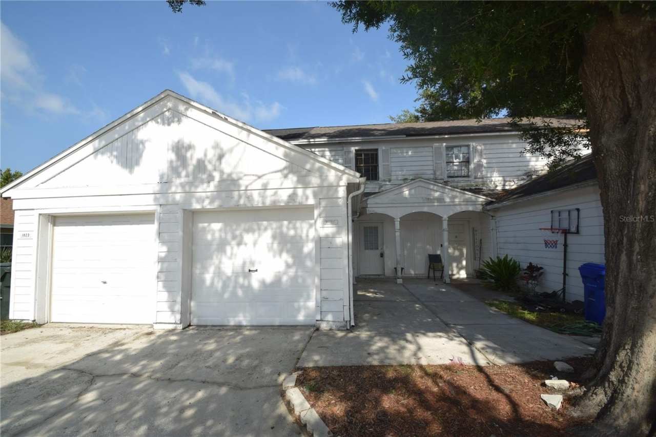 1821 CRYSTAL GROVE DRIVE