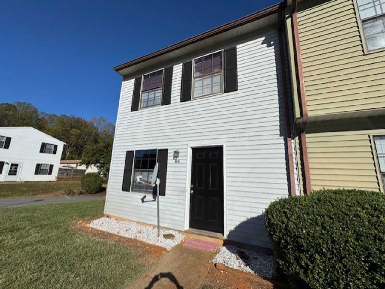 CountryPlace Townhomes off Lakeside Drive