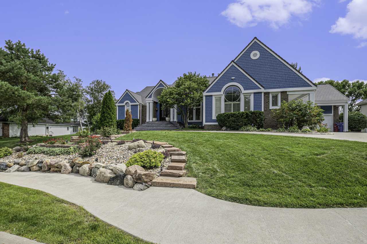 811 Western Hills Dr