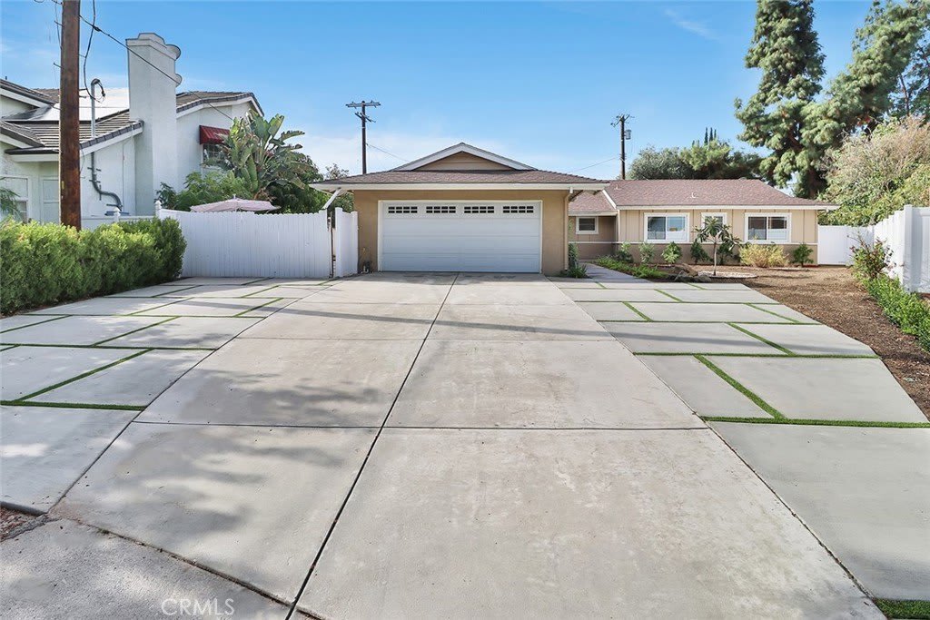 8601 Santa Susana Place