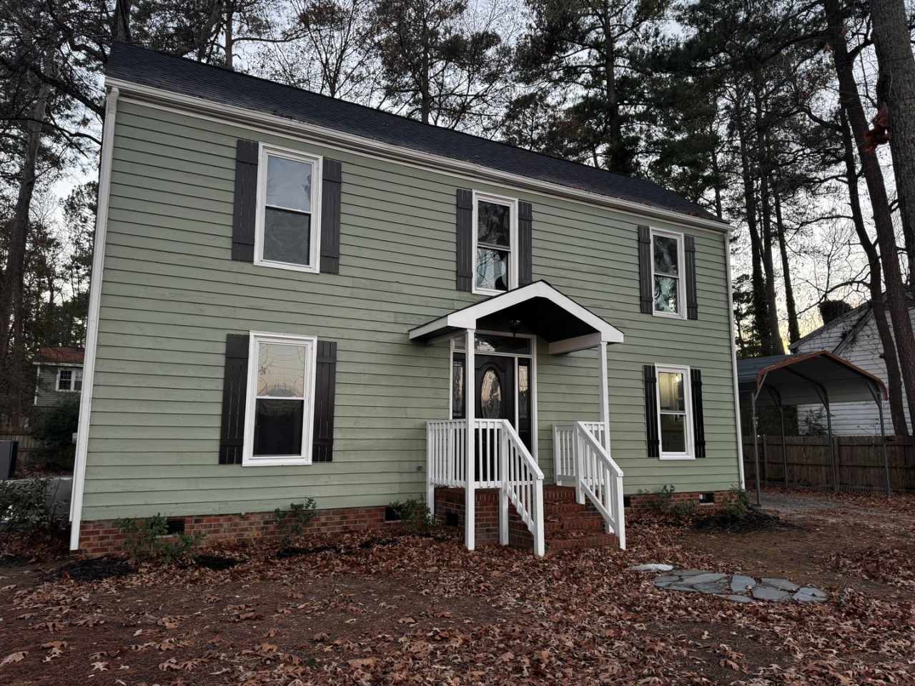 Modern 3BR / 2.5BA Home with Granite Kitchen, Loft and Storage