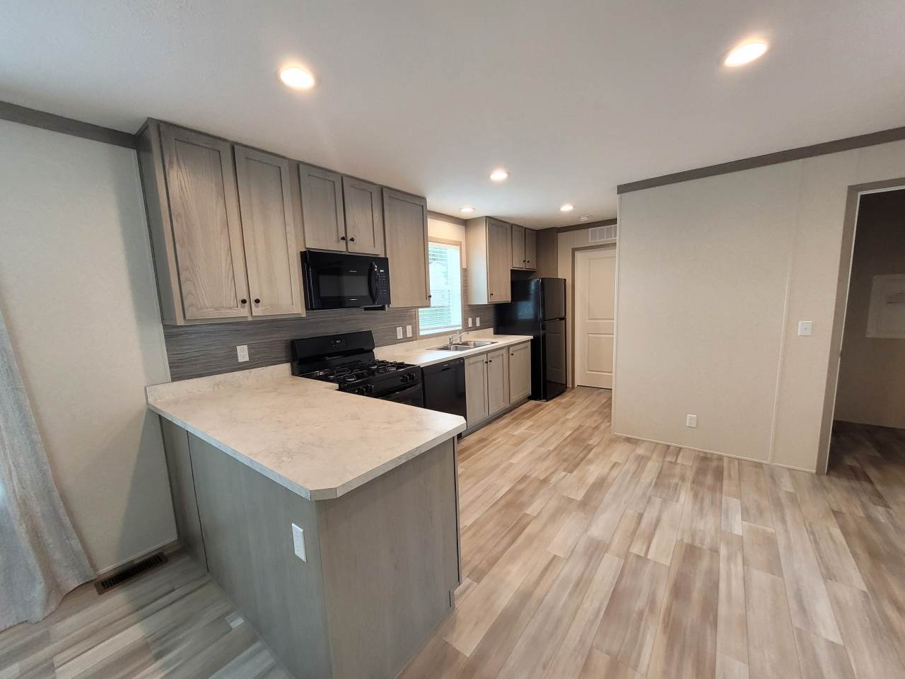 343 Stratford