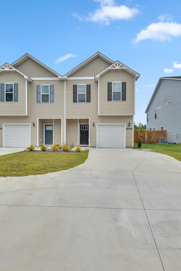 Modern 2-Story Townhome with Garage