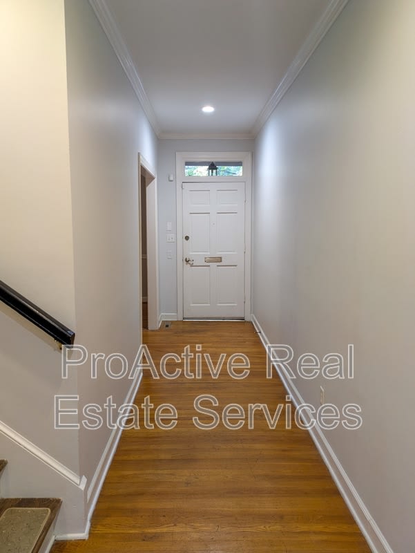 1014 Colonial Avenue