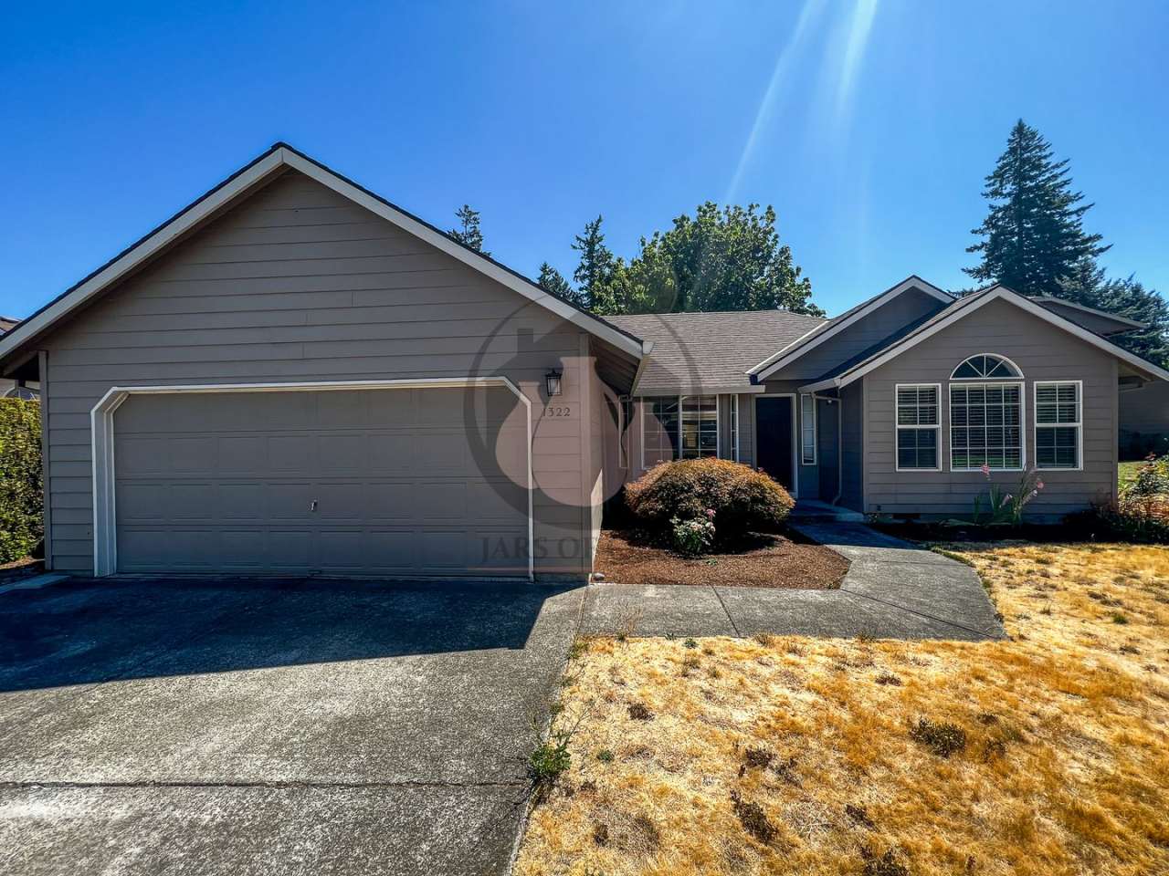 Single Level Home in Canby - Available Now