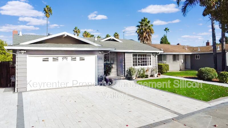 1718 Vista Glen Drive