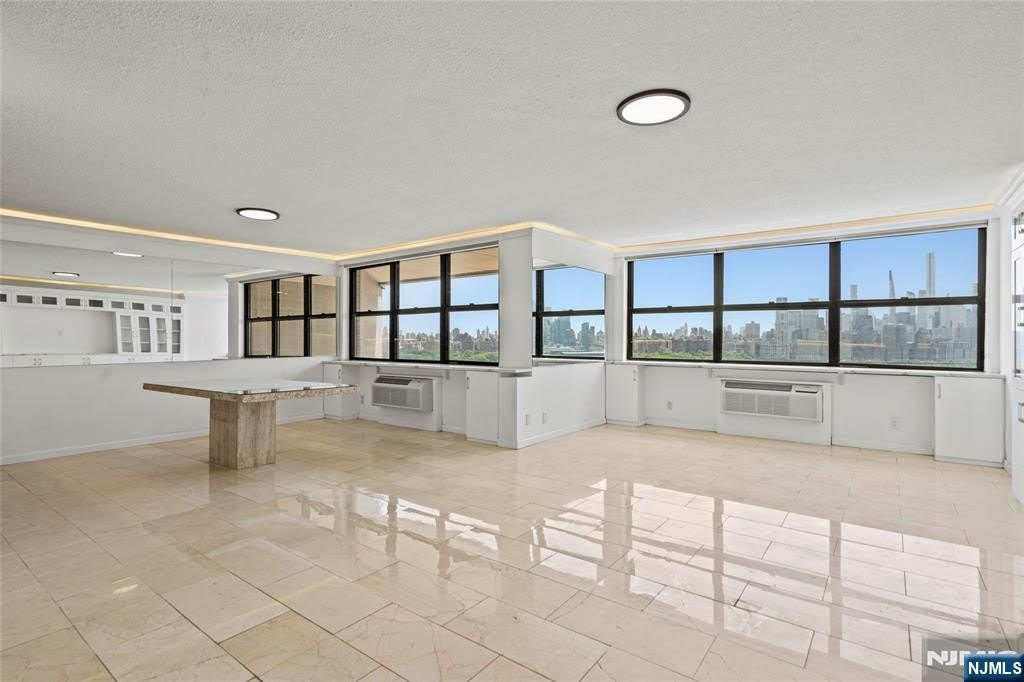 7004 Boulevard East 26D