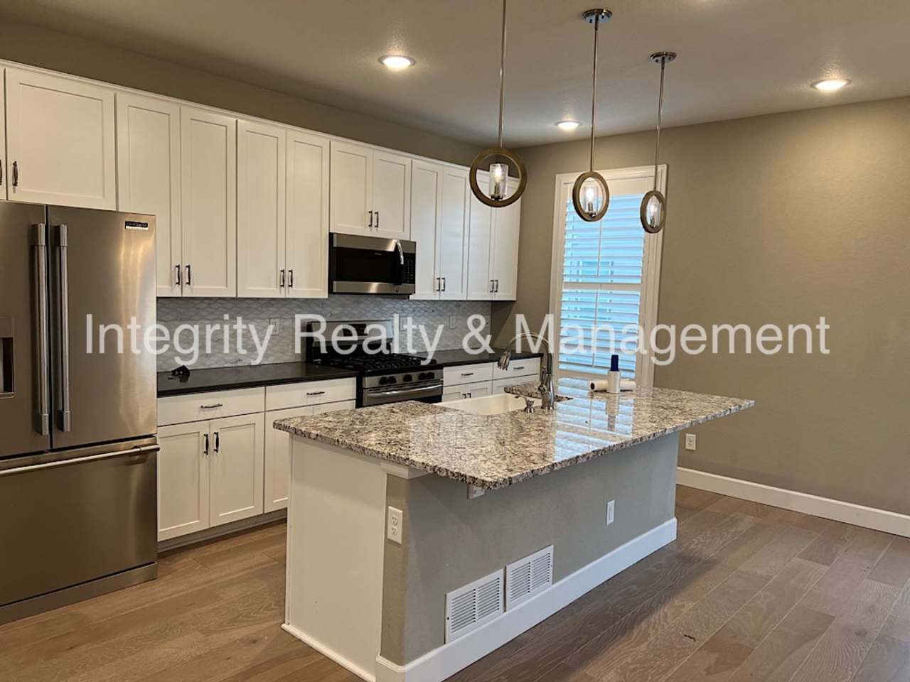 2 Bed/2.5 Bath, 1,931 Sqft - 1612 Castle Creek Cir Castle Rock, CO 80104