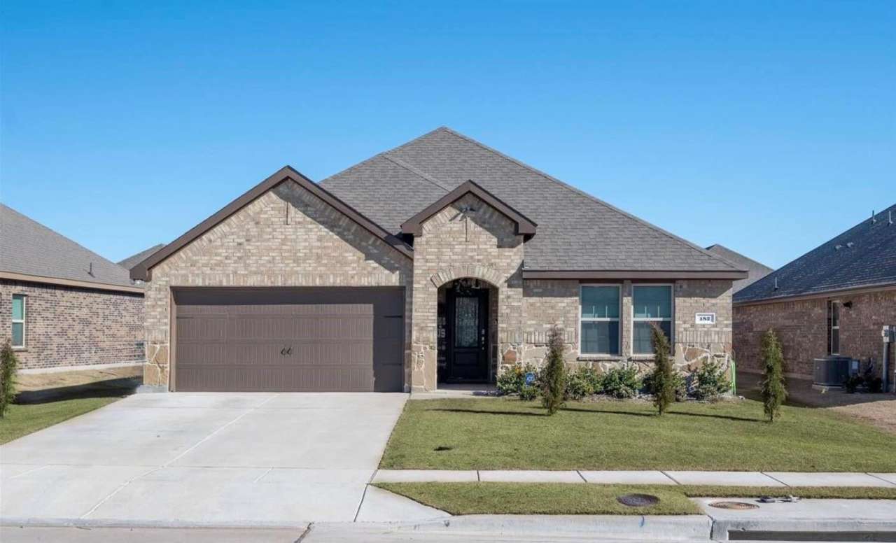 If you love to sit on the back porch then this place is for you! Extended.