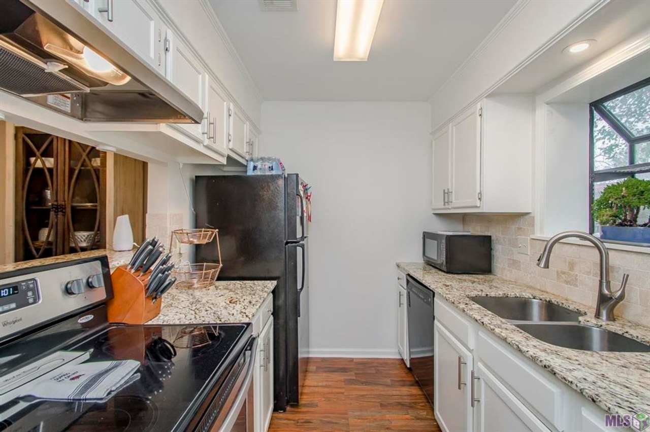 2BR/2.5BA Corner Townhome – Near Woman’s Hospital