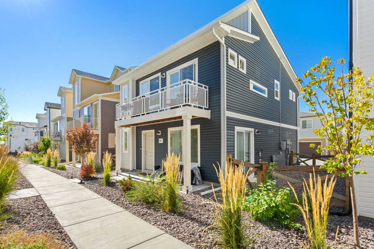 MODERN TWO STORY 2 BED/2 BATH IN BANNING LEWIS RANCH!