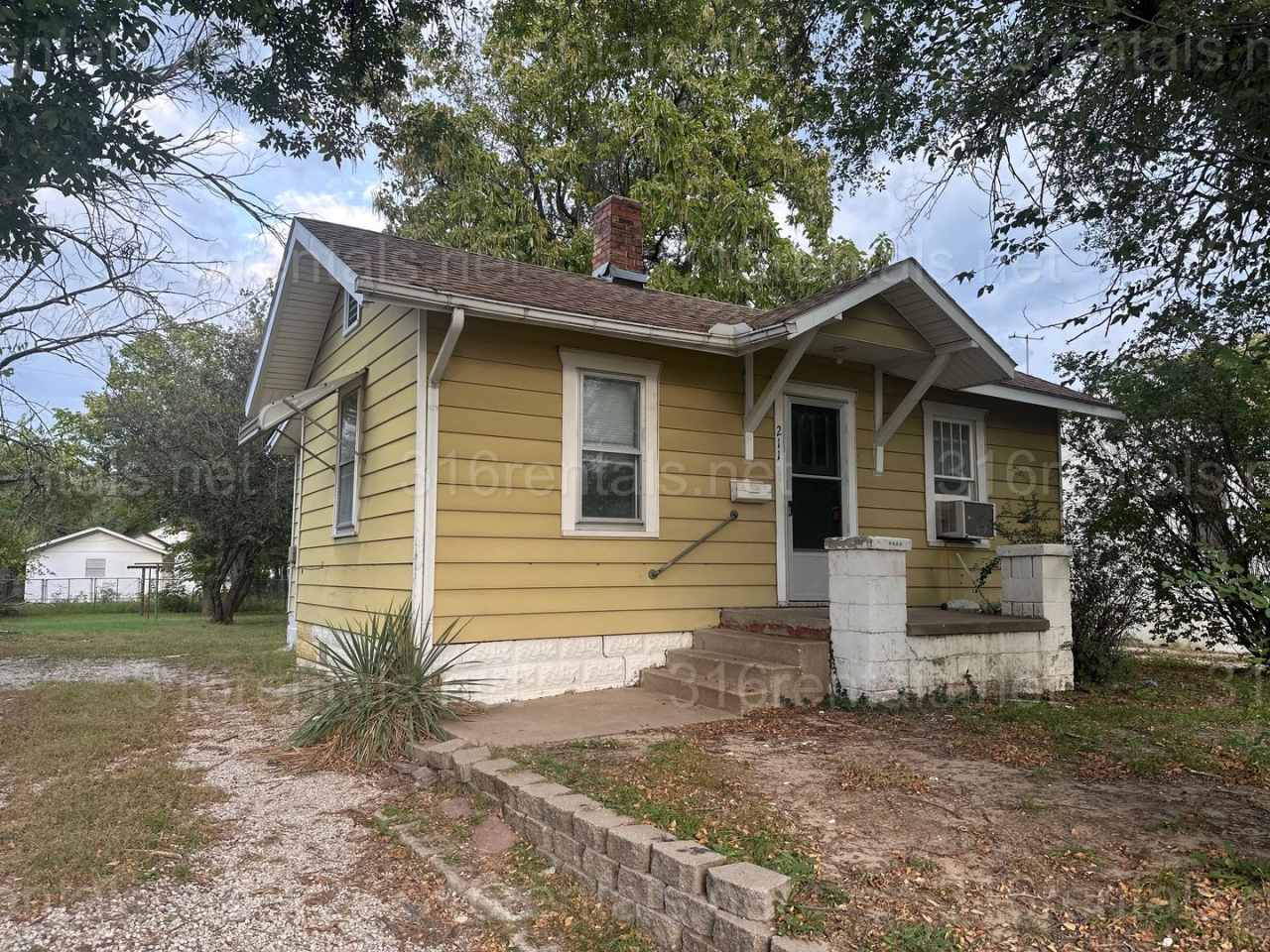 $700 - 2 bed 1 bath - Single Family Home