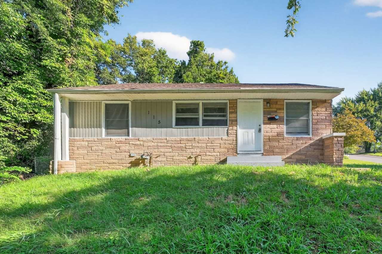 For Rent 115 Spring Garden Dr, St. Louis, MO 63137|Section 8 welcome