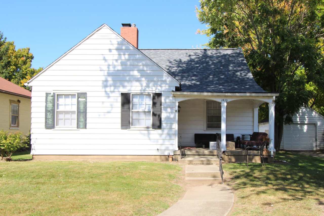 Spacious 6-Bedrooms, 2.5 - Bath Home by Ball State Campus! + 2 Car Garage