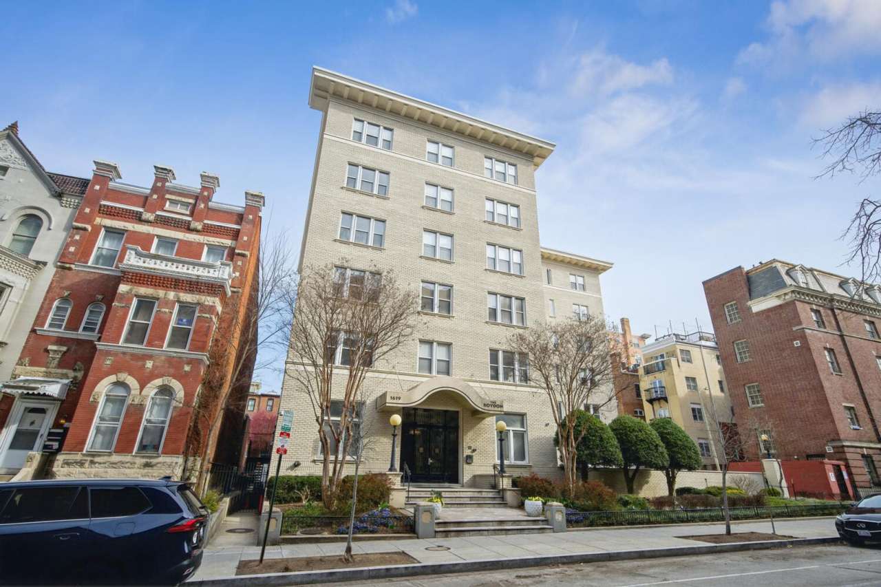 Location, Location, Location! - 1BR/1BA in Dupont!