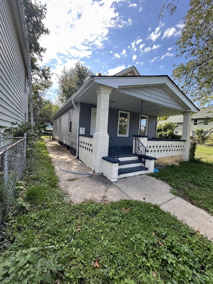 1582 East 49th Street