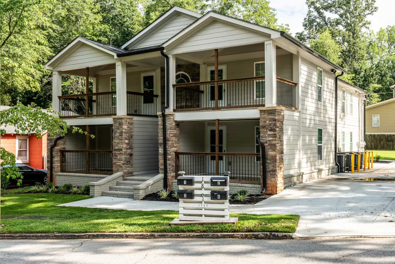 1861 Lyle Avenue - 2