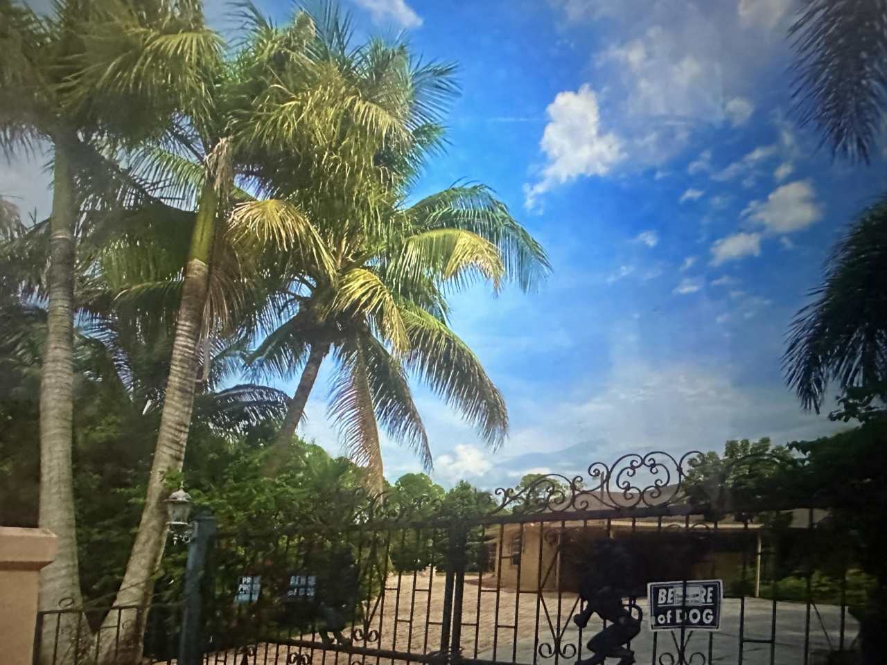 8698 Banyan Boulevard