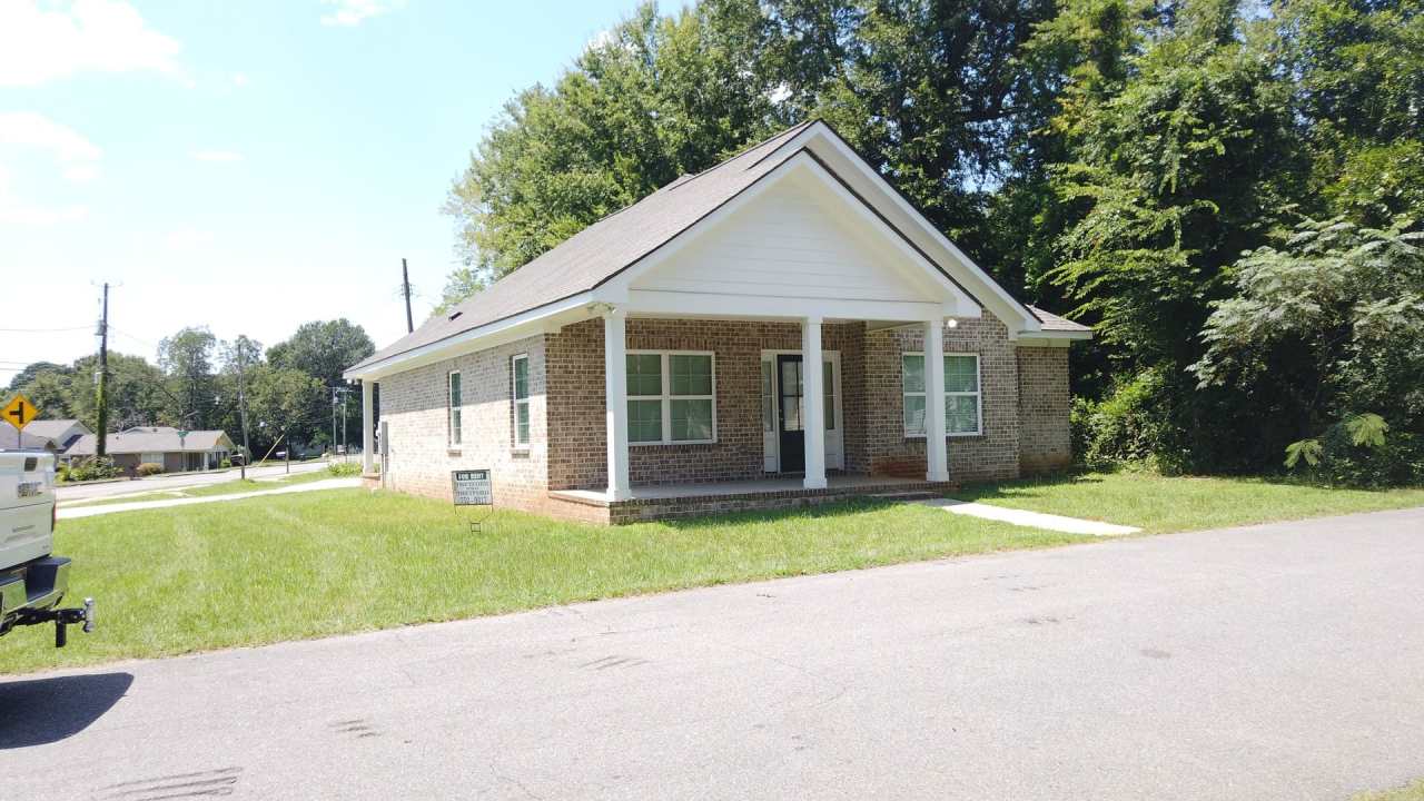 2402 Prince Avenue 3/3 House For Rent