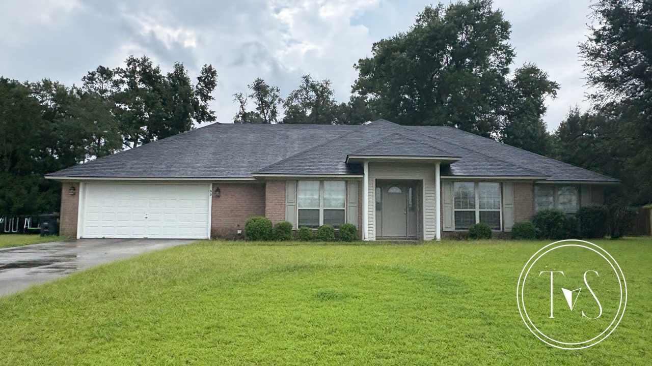 RATE DROP ALERT (was $$2600/month) and FALL MOVE-IN SPECIAL: 50% OFF 1st MONTH'S RENT!**