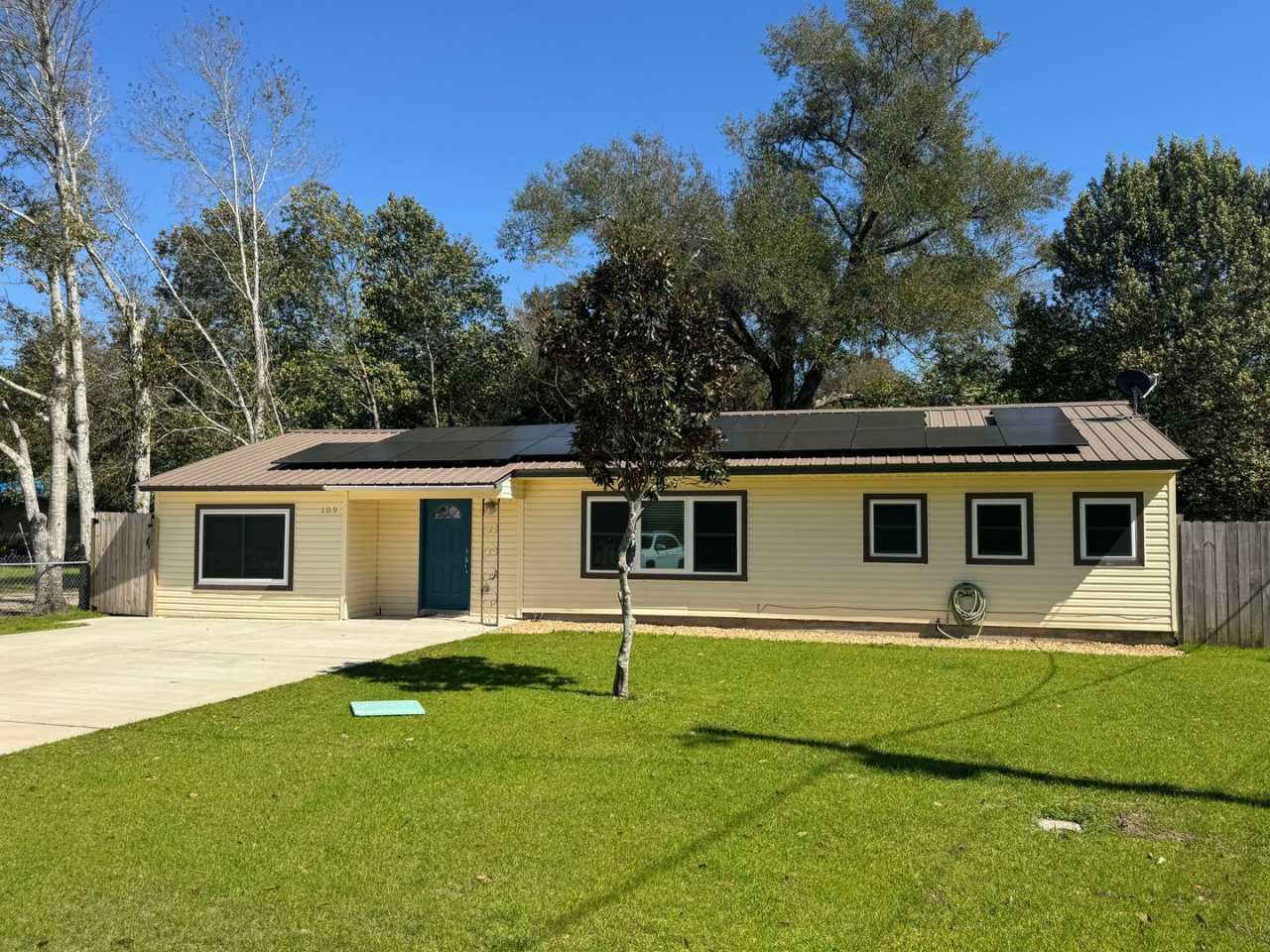 Fully Renovated 4BR/2BA home close to Downtown Pensacola and NAS