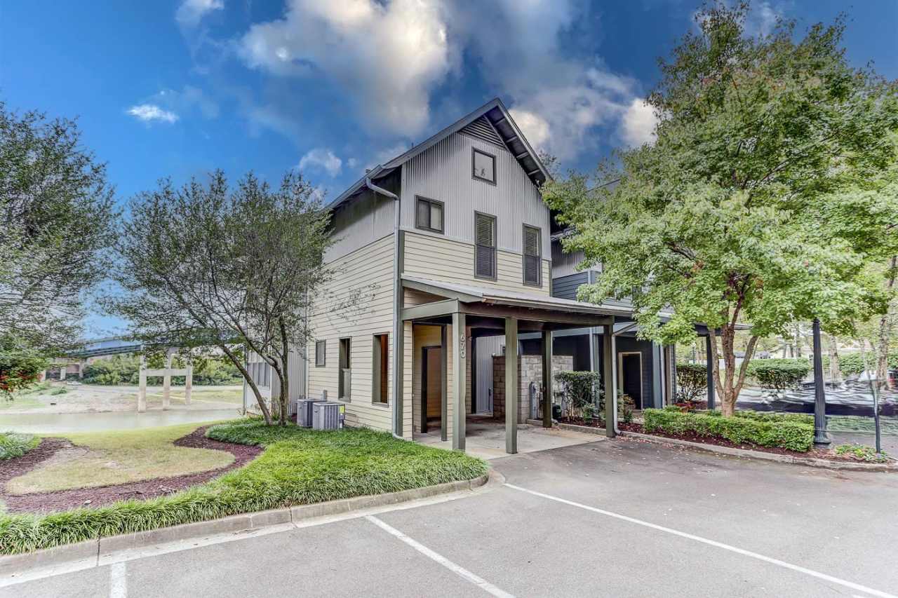 670 Marina Cottage Drive