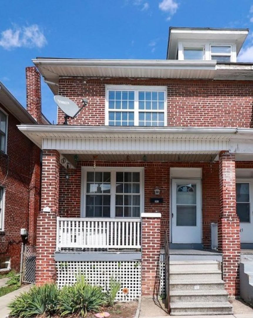 Coming Soon - Charming 3 Bedroom, 1 Bath Home in York City.