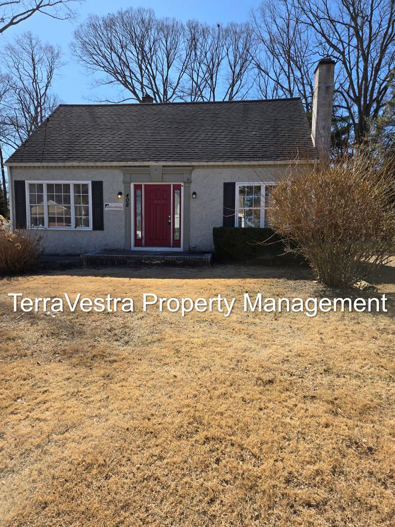 Now Showing for 2026-2027 School Year Glassboro 4 Bed 2.5 Bath