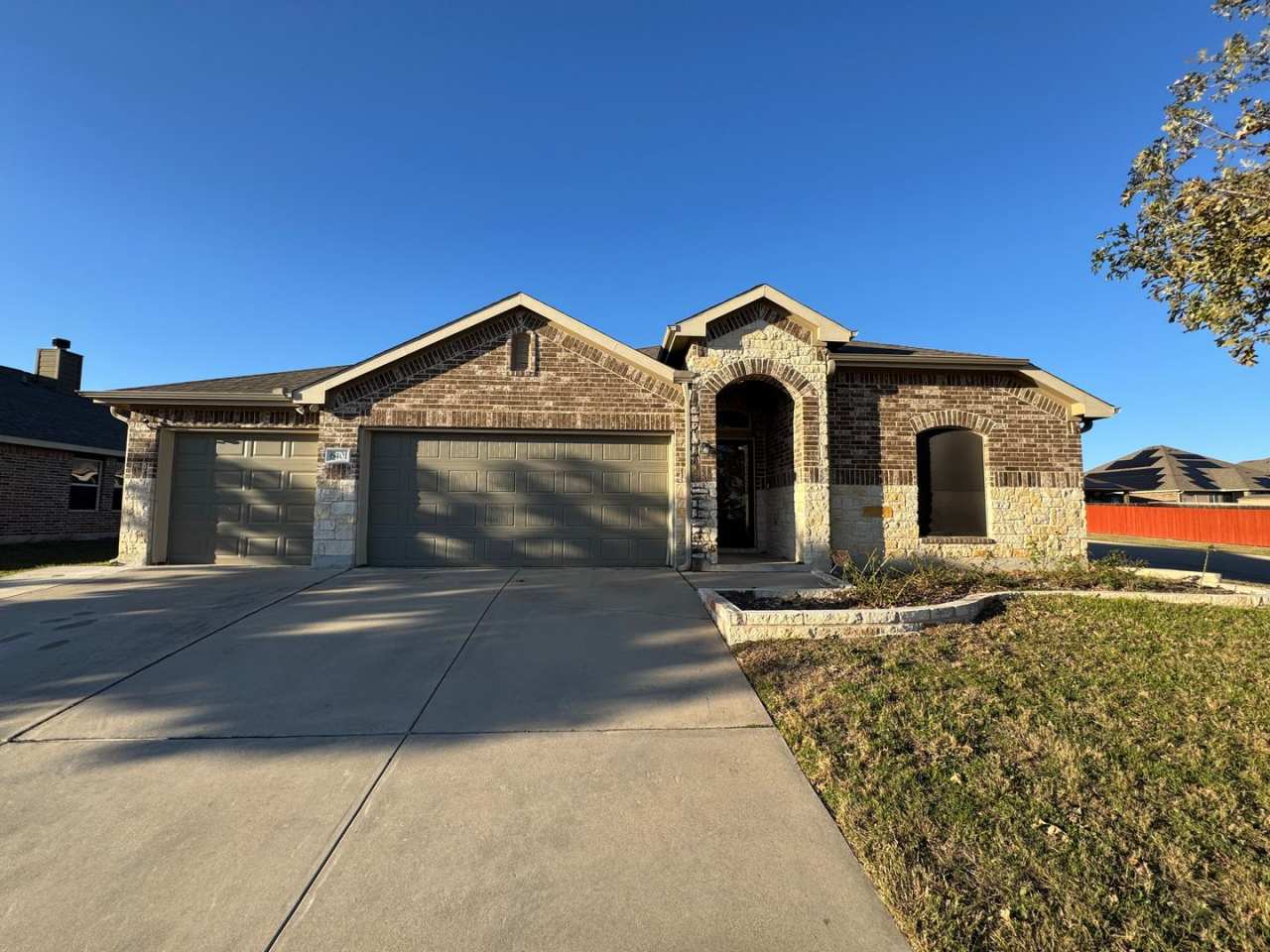4 bedroom 2 bath 3 car garage house for rent in Killeen