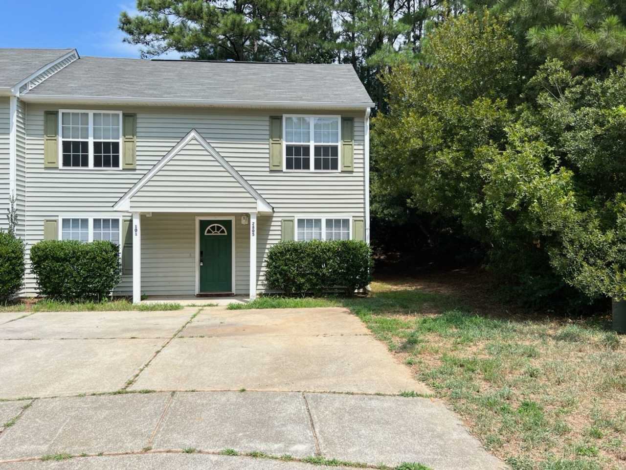 Desirable 3 Bedroom Raleigh Townhouse