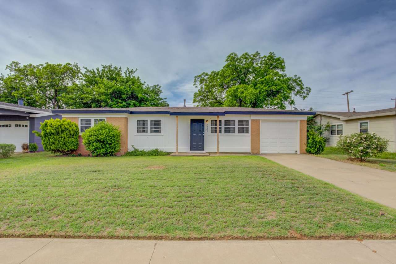 Stylish 3-Bedroom Home with Modern Updates in Lubbock, TX