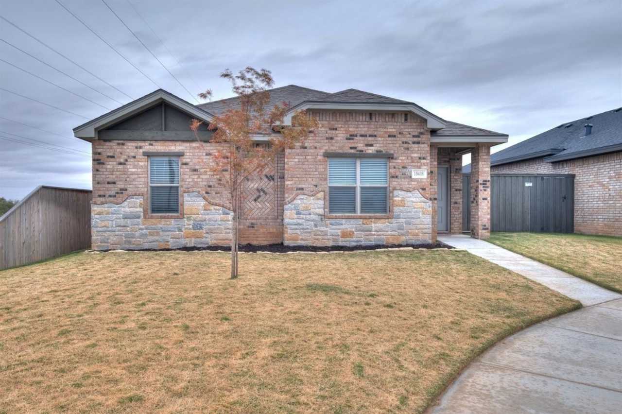 Beautiful 3/2/2 Like New Home! Located in Lubbock-Cooper Liberty HS Boundaries!