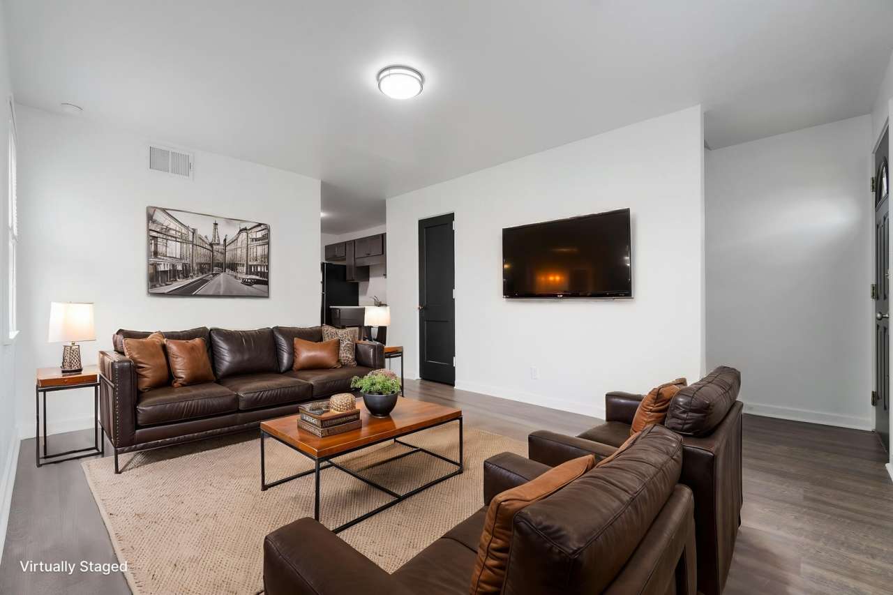 2BR Townhouse in Midland, PA! With Central AC!! Apply now~