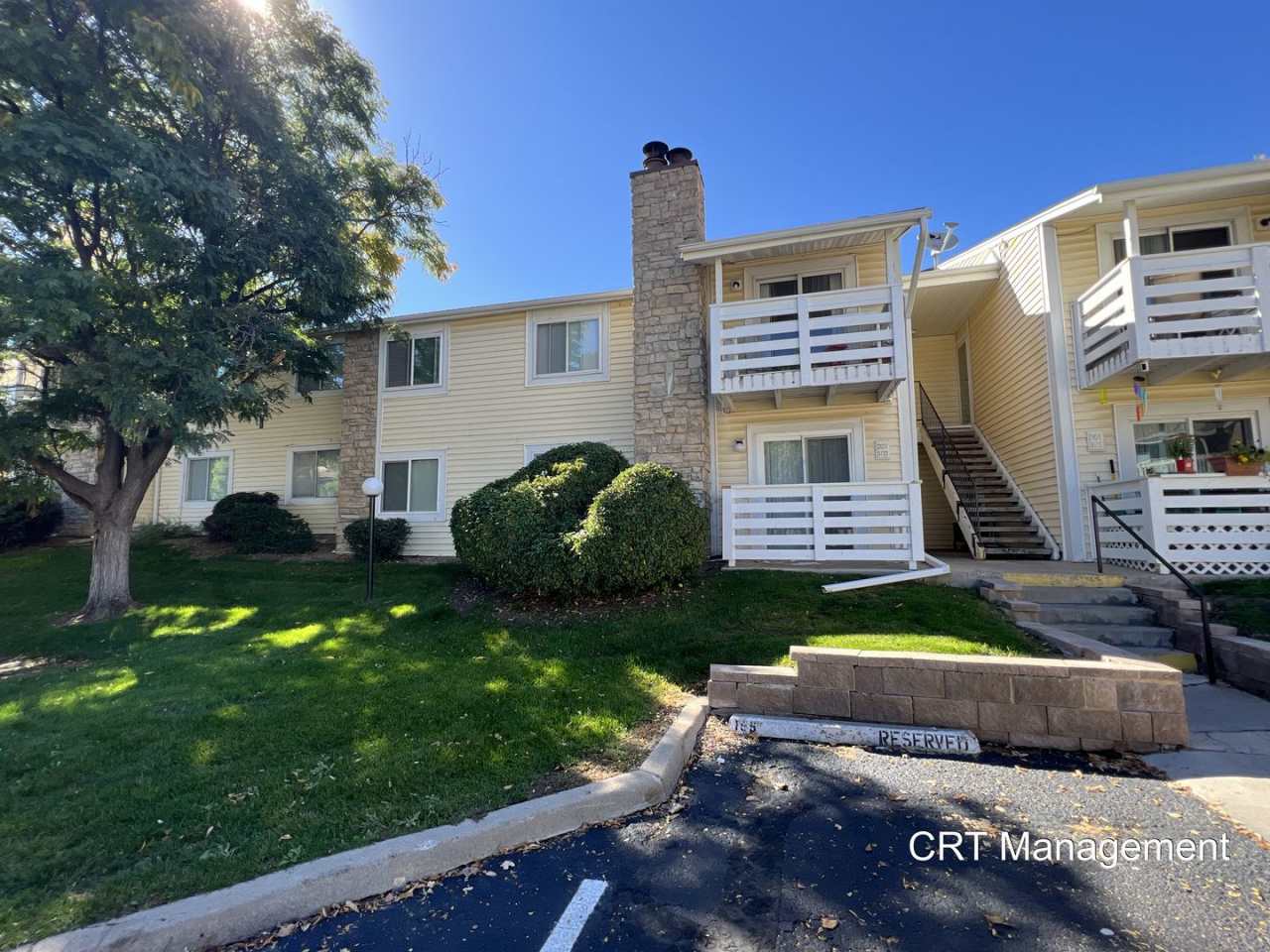 Spacious 2 Bed, 2 Bath Condo – Prime Lowry Location!