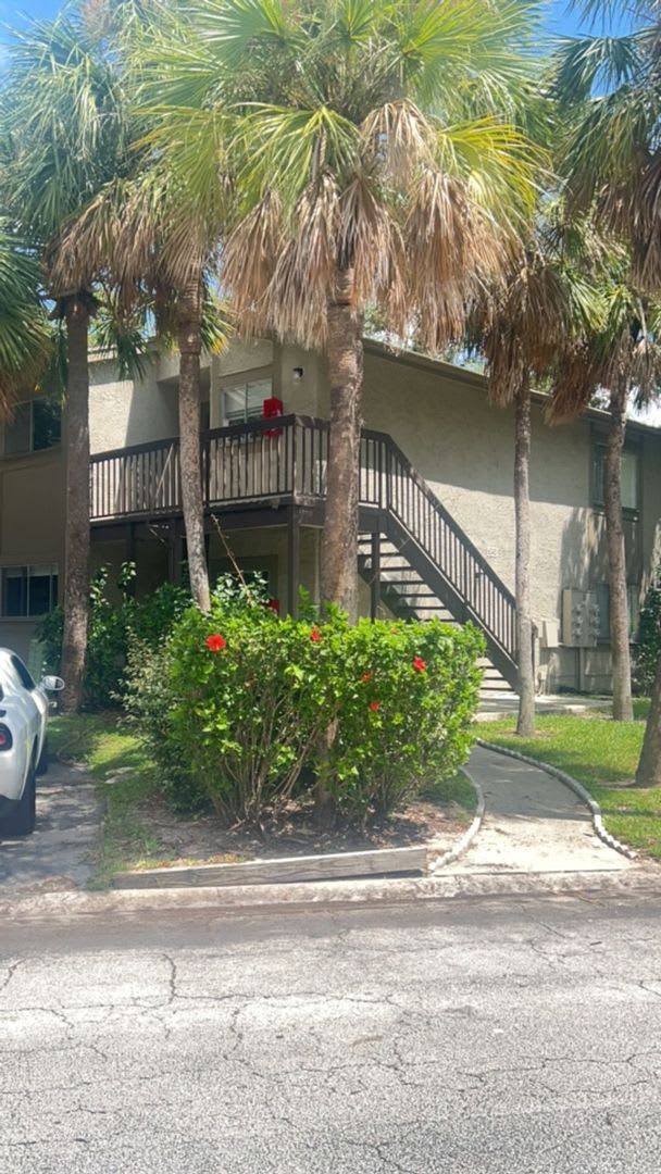 2 Bedroom, 2 bathroom condo For Rent in Town N Country!