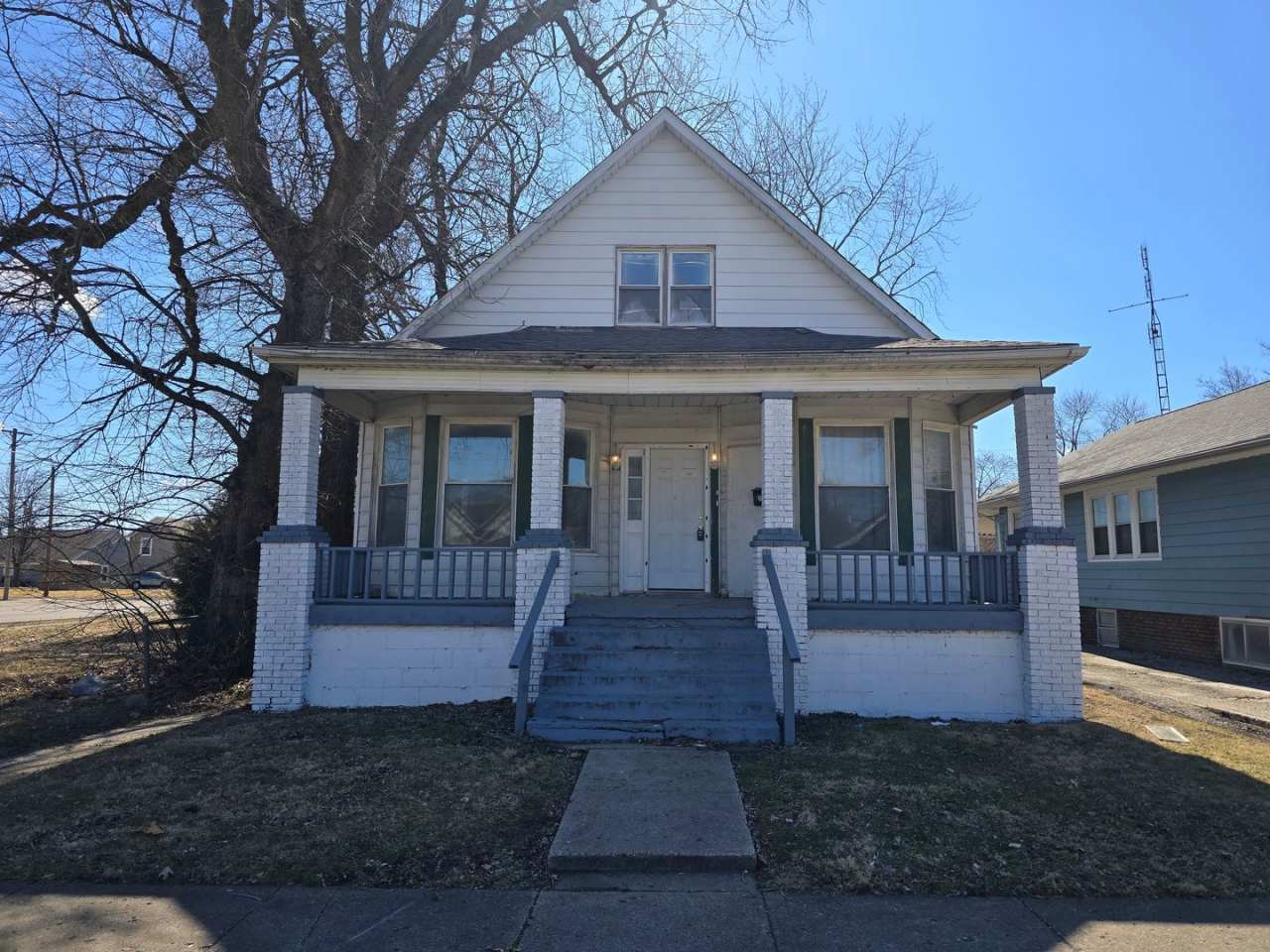 1300 4 bed 1 Bath