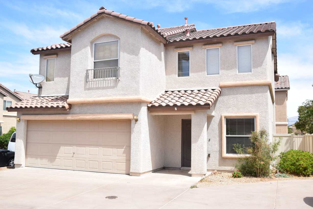 NORTHWEST - 2 STORY, 5 BEDROOM HOME