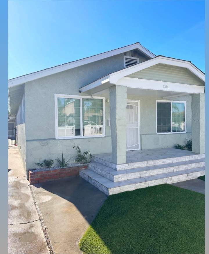 1314 East Robidoux Street