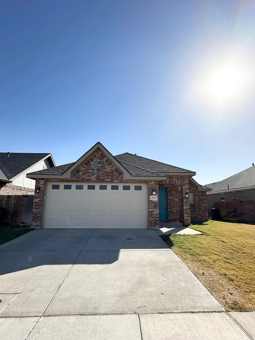 3 Bed 2 Bath Ready to Rent ASAP! Granite/ Large Master Bedroom!