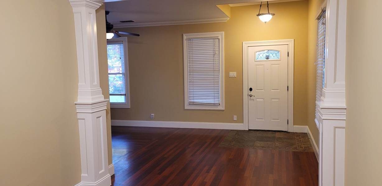 Cute House for Rent in Roseville!