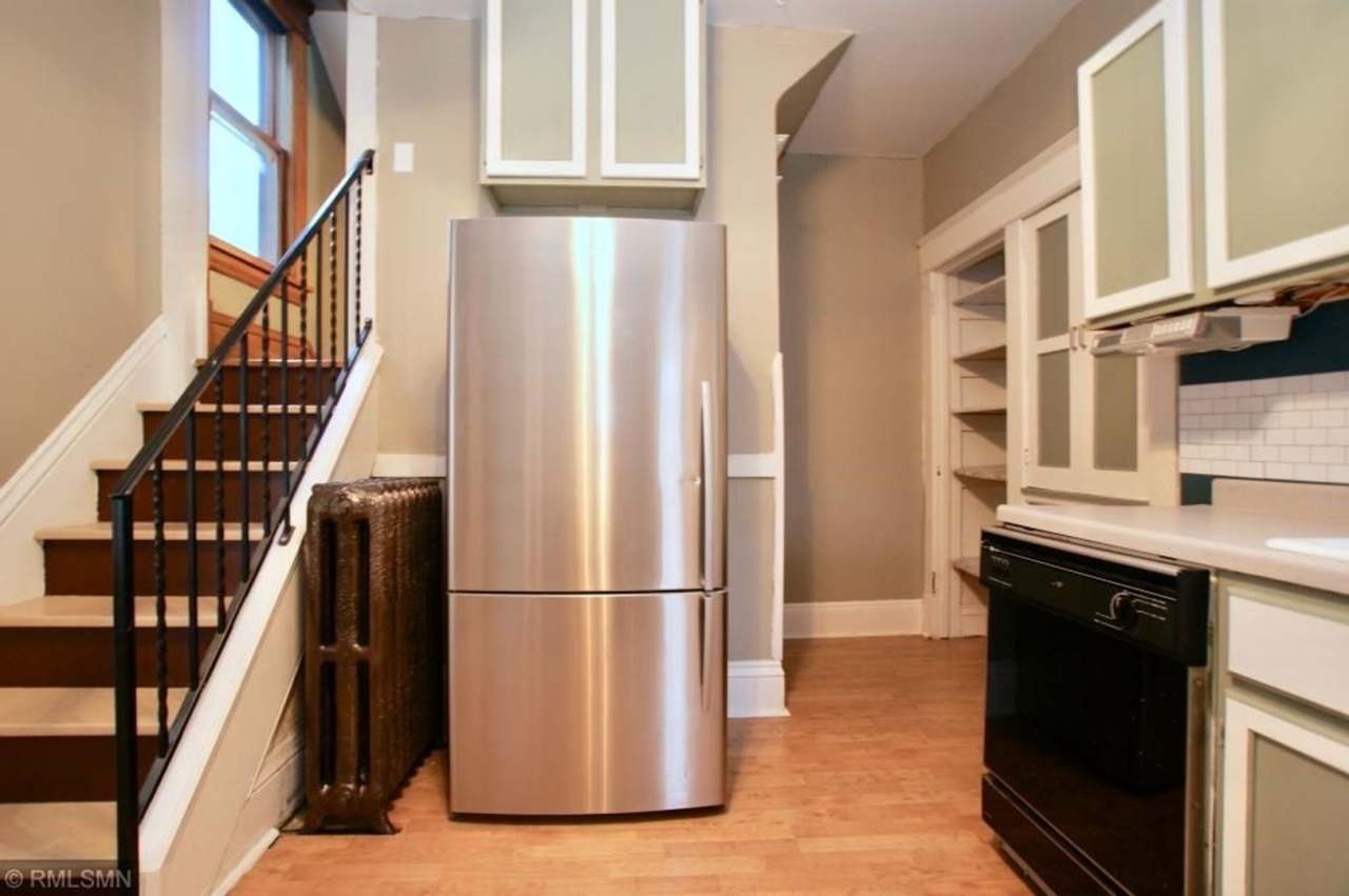 June 2026 ~ Cute 4 bedroom house. Spacious bedrooms. In unit laundry and dishwasher.