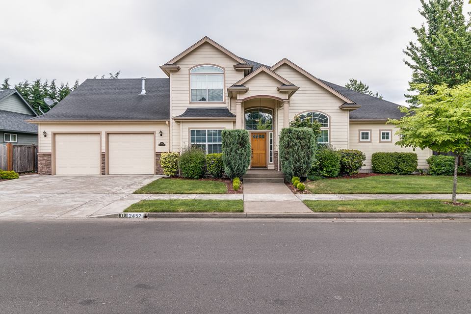 Beautiful 4-Bedroom, 3-Bath Home With Central Heat  A/C!