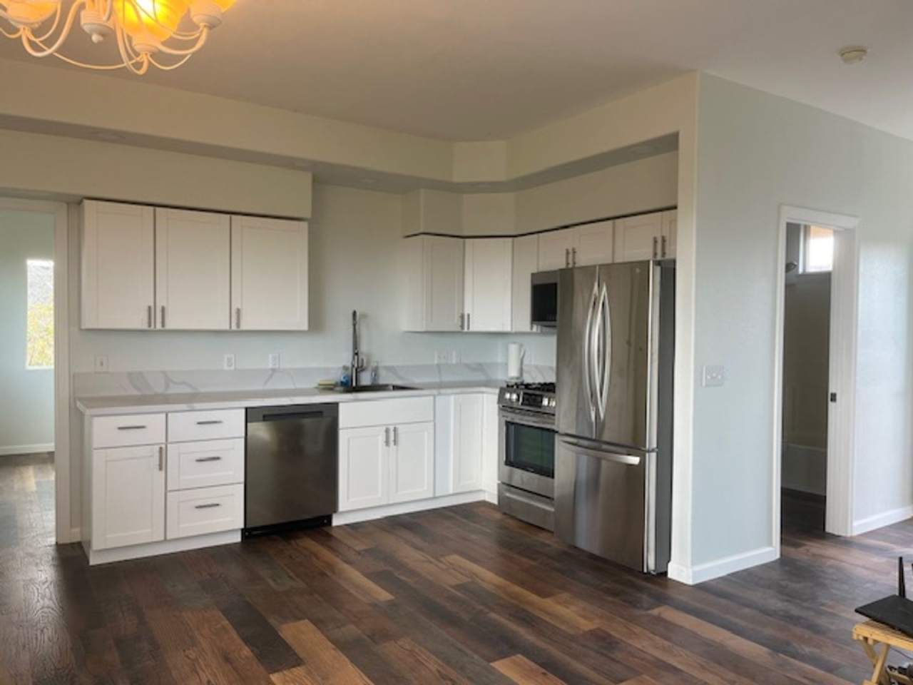 Pet friendly 3 bedroom / 2 bath home with huge lot, huge possibilities for you!