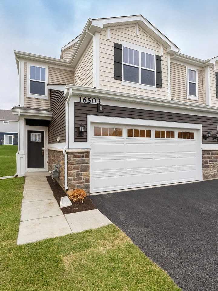 16503 W Golden Valley Lane