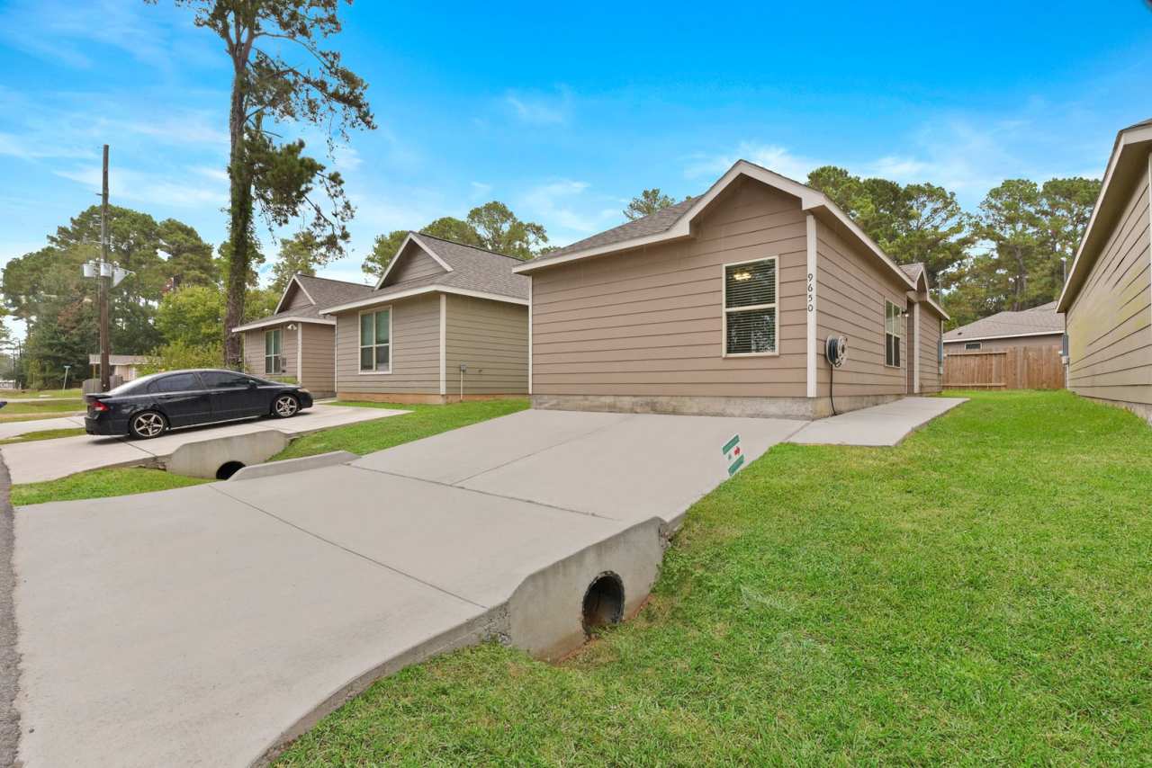 Freshly Updated Lake Conroe Gem Minutes from I-45!