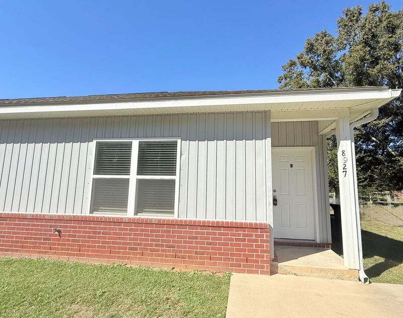 8927 Untreiner Ave B- EGR