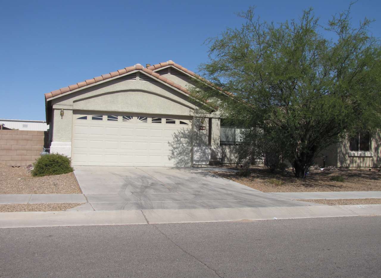 7438 S Pacific Willow Dr